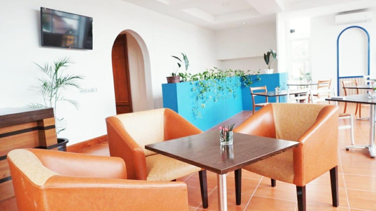 Madina Inn Джокякарта Екстериор снимка