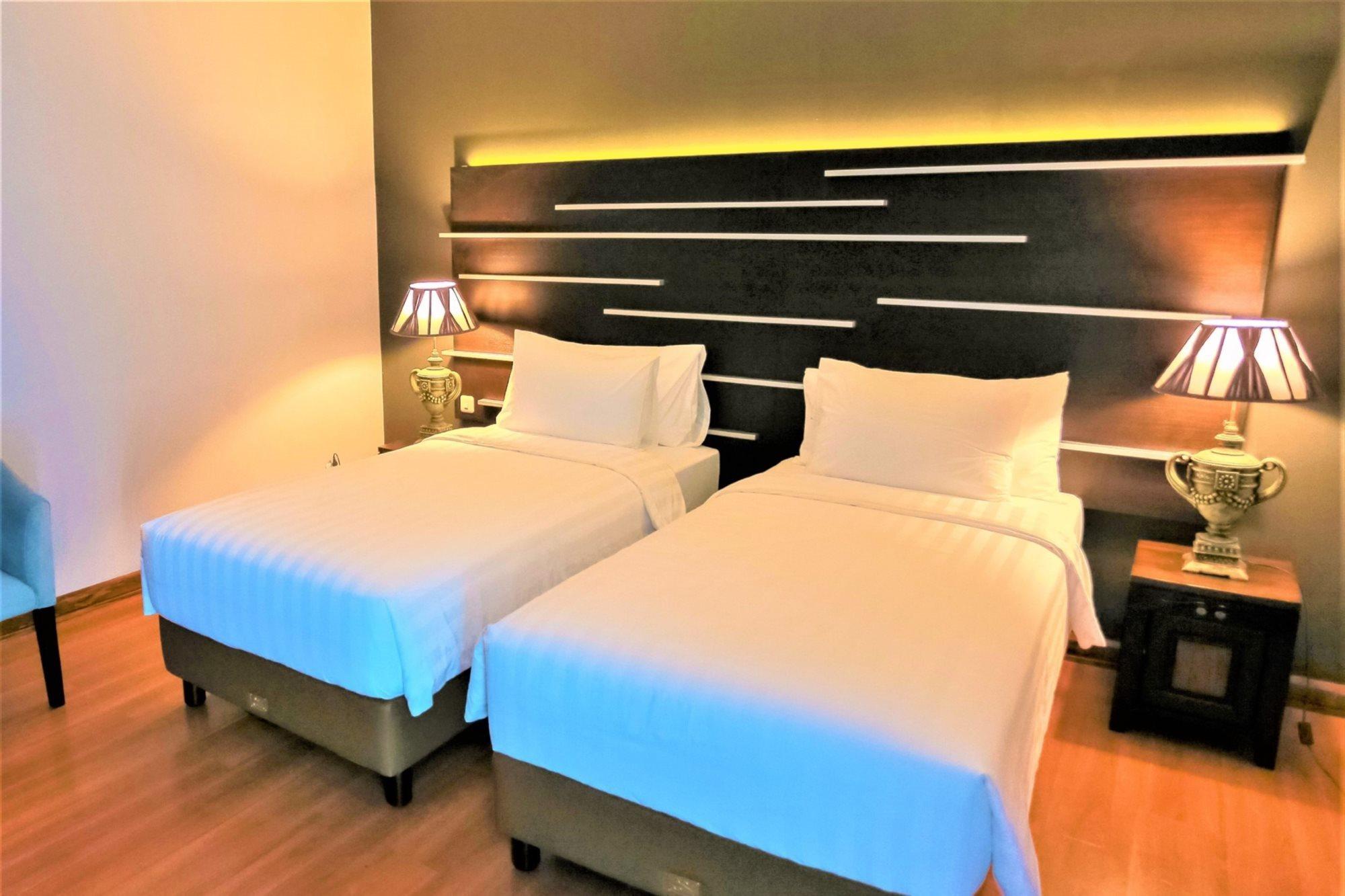 Madina Inn Джокякарта Екстериор снимка