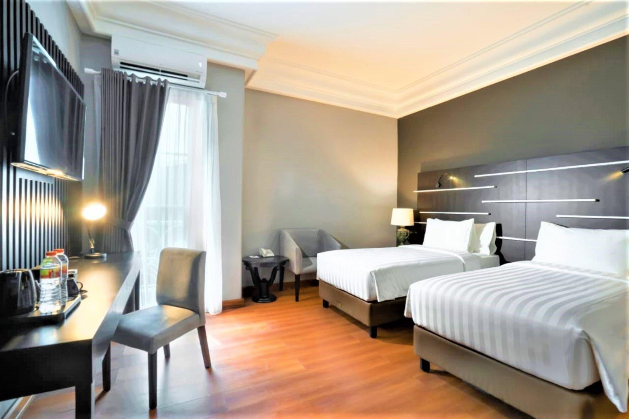 Madina Inn Джокякарта Екстериор снимка
