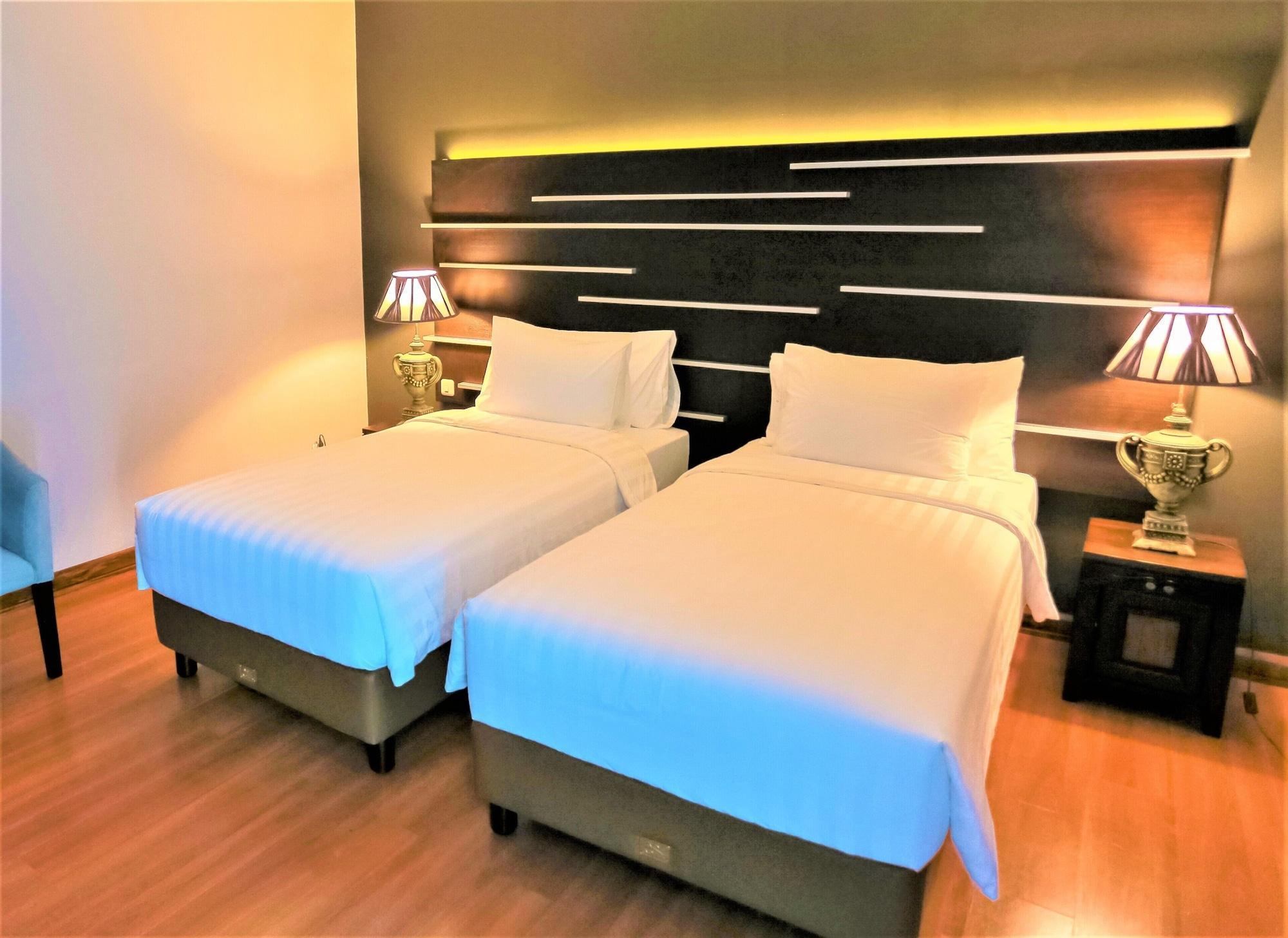 Madina Inn Джокякарта Екстериор снимка