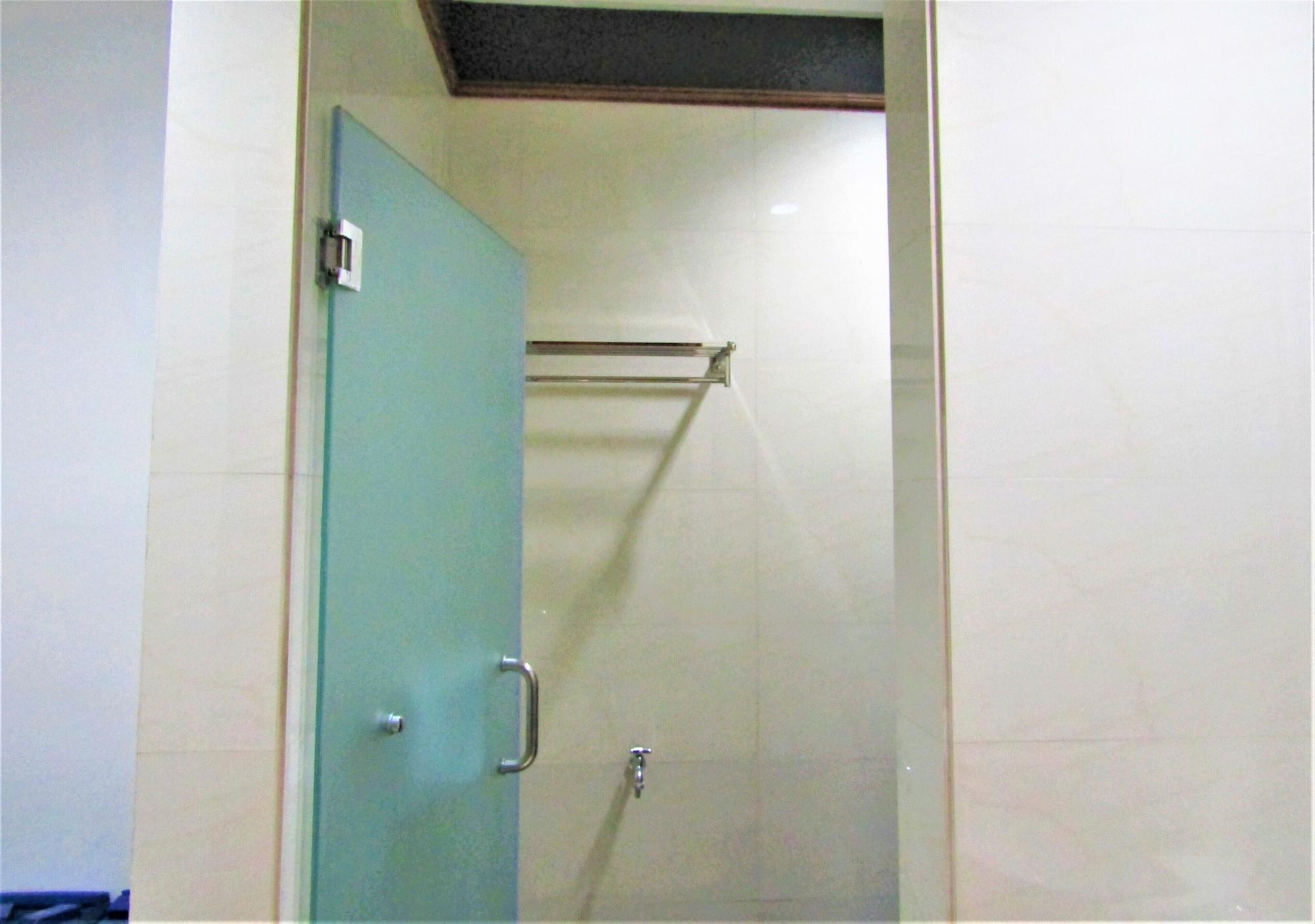 Madina Inn Джокякарта Екстериор снимка