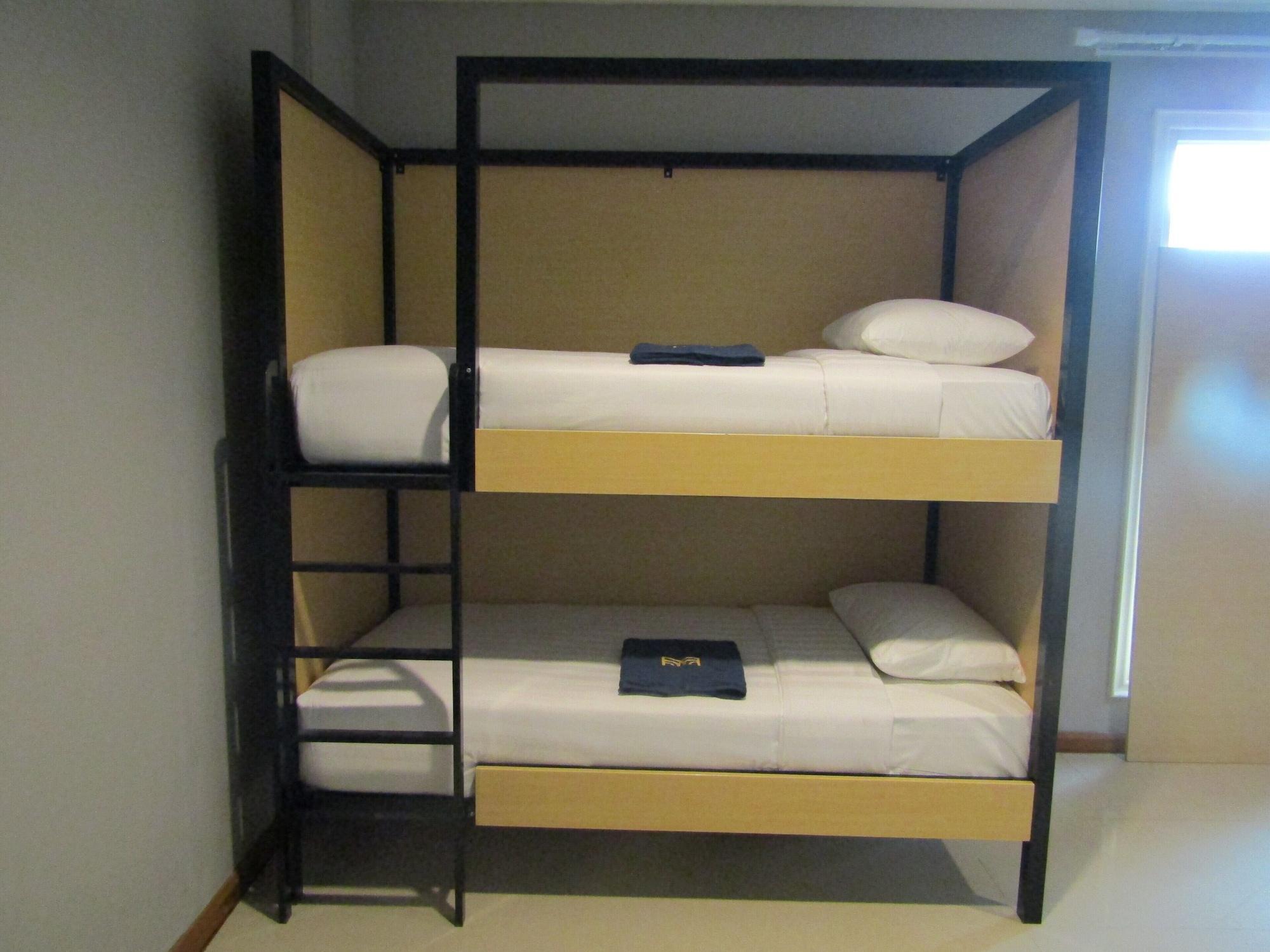 Madina Inn Джокякарта Екстериор снимка