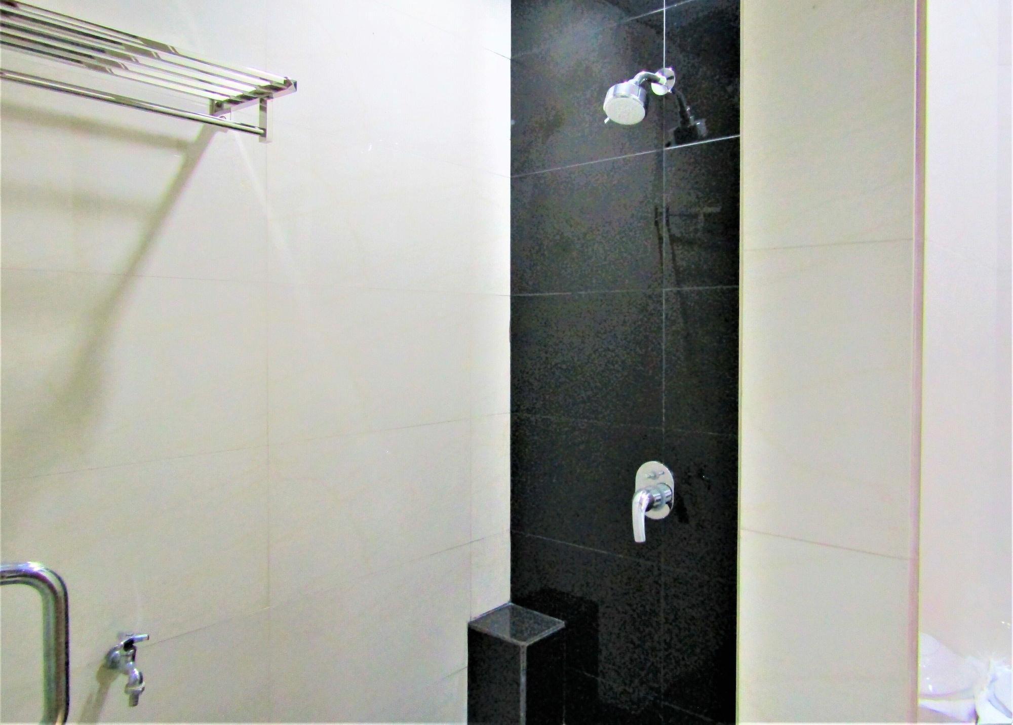 Madina Inn Джокякарта Екстериор снимка